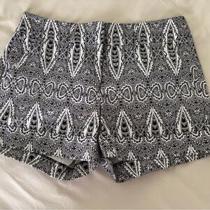 Black and White Paisley Short Shorts Size 8 SKU3